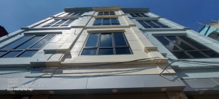 Nhà đẹp 32m2x 5 tầng, giá chỉ hơn 2 tỷ. Nhà ngay gần UBND Phường Đại Mỗ, ngã tư Sa Đôi Đại Mỗ. Lh 0984672007
