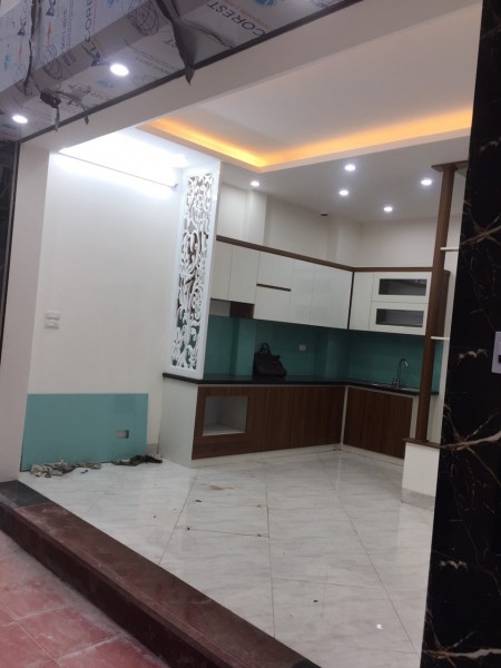 Bán gấp nhà mới Đại La, Hai Bà Trưng, 5 tầng mặt tiền 4.4m, chỉ nhỉnh 3 tỷ