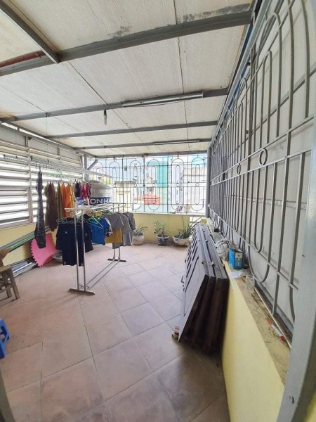 Bán nhà đường Nguyễn Ngọc Vũ, Kinh doanh, oto đỗ cửa. giá 6.5 bán tỷ