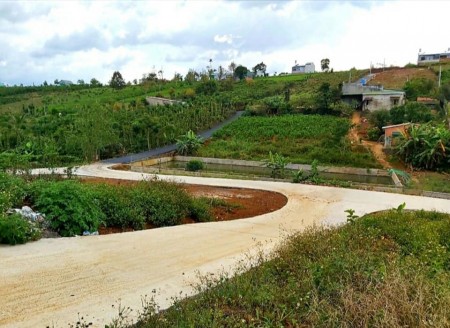 Bán lô đất 2 mặt tiền Nam Ban Lâm Hà, diện tích 700m2, giá 1.7 tỷ, thương lượng