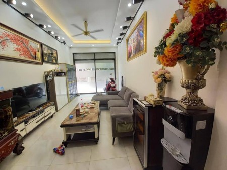 Nhà 6T thang máy, oto đỗ cửa, ngõ 66 Nguyễn Hoàng, full nội thất, dt 33m2 giá bán 6,1 tỷ LH 0392969999