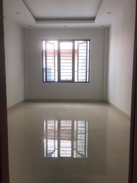 Bán nhà nguyên căn cực hiếm đẹp phố Ngô Gia Tự, 4 tầng giá nhỉnh 2 tỷ
