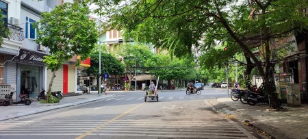 Bán nhà liền kề siêu rẻ Văn Phú, Quận Hà Đông diện tích sử dụng 50m2, giá bán 9 tỷ