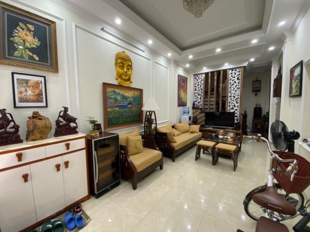 Vỡ nợ nhà Trần Thái Tông, dt 64m2, 5 tầng, mặt tiền 4.7m, 3 thoáng, Giá 5.9 tỷ