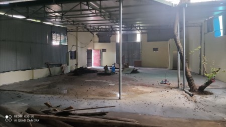 Kho Phúc Lợi 230m2, điện 3 pha, đường xe vào tốt thuê chỉ 13tr/tháng Lh 0981752669.