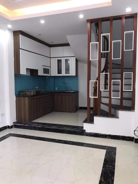 Bán nhà phân lô sát phố sổ đỏ chính chủ. diện tích 30m2, giá 3 tỷ, lh 0962157266