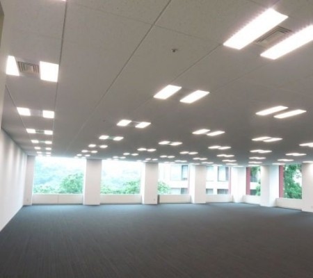 Cho thuê tòa văn phòng mặt phố Ô Chợ Dừa Đống Đa diện tích 105m2 mt 4,7m