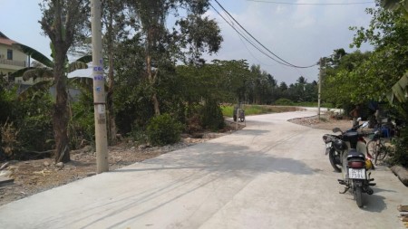 Bán lô đất đường Thạnh Lộc 44, phường Thạnh lộc, quận 12. rộng 13,8m 16,8 tỷ 572m2 thổ cư