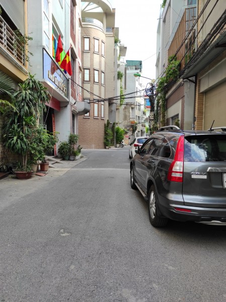 Bán nhà mặt phố Yên Lạc, Hai Bà Trưng, giá bán 13.3 tỷ, liên hệ chính chủ