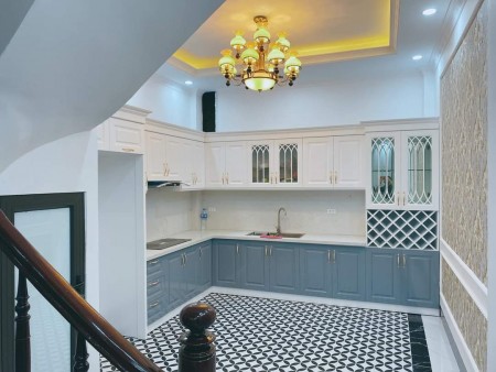 Bán nhà Quận Hai Bà Trung, đẹp long lah, 20m ra phố thang máy, dt 50m, 5 tầng, giá 7.8 tỷ