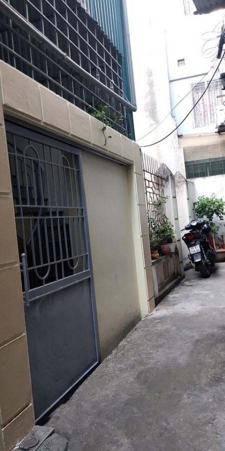 Bán nhà phố Gia Quất diện tích 42m2* dân xây, an sinh tốt giá chỉ 2.15 Tỷ