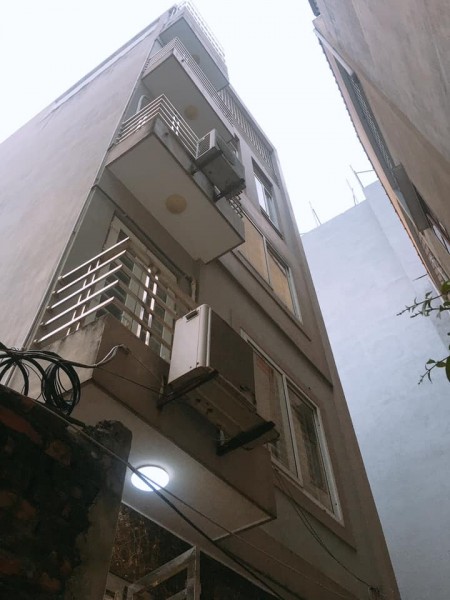Cách 1 nhà ra phố diện tích 45m2 4 tầng, Quận Hai Bà Trưng giá chỉ 2.9 tỷ