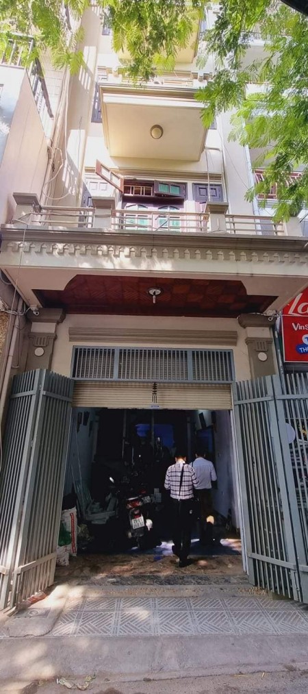 Bán nhà mt Nguyễn Trãi ô tô tránh, kinh doanh quá đình, giá tốt 13.9 tỷ, sổ sẵn