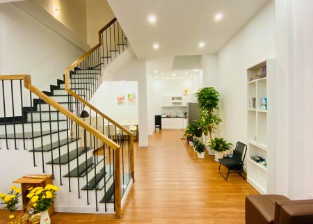 Bán nhà Tôn Thất Tùng, Đống Đa 35m2 Oto đỗ, nhà mới 5 tầng giá bán 4 tỷ 3