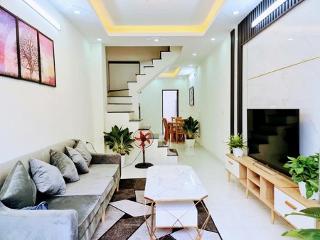 Hạ giá sốc bán gấp nhà phố Tư Đình, nhà mới đẹp dt 34m2, 5 tầng, mt 4.7 giá nhỉnh 2 tỷ