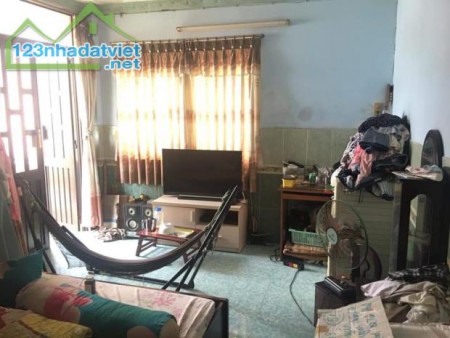 Bán nhà Trâu Quỳ 3 tầng Lô góc đắc địa 3 thoáng chia 3 đẹp dt 142m2, lh 0982852808
