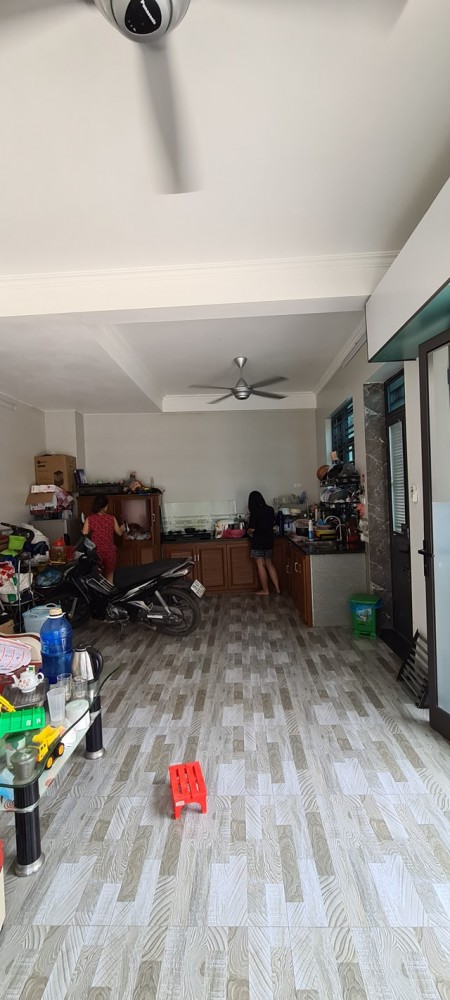 Bán nhà mặt phố Văn La, kinh doanh, gần chợ, trường khu đô thị, dt 40m2, 5 tầng, giá 4.4 tỷ