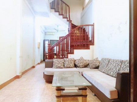 Bán nhà khu Trần Hữu Tước Đống Đa DT 48m2 Giá 7.7 Tỷ