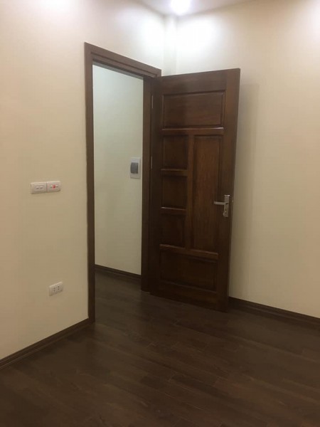Cần tiền Bán nhà 70m xây 4 tầng xóm lò Đường vào 4m LH 0387 442 037