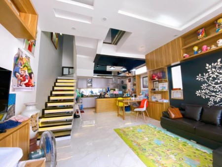 Bán nhà Thanh Lãm, Hà Đông, 42m2, 3T, ô tô đỗ cửa, kinh doanh, giá chỉ 3,3 tỷ.