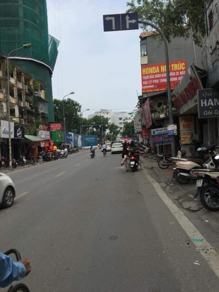 Bán nhà mặt phố Núi Trúc Ba Đình, dt 25m2, đúc 3 tầng đúc, mặt tiền 4.5m, giá 8.1 tỷ