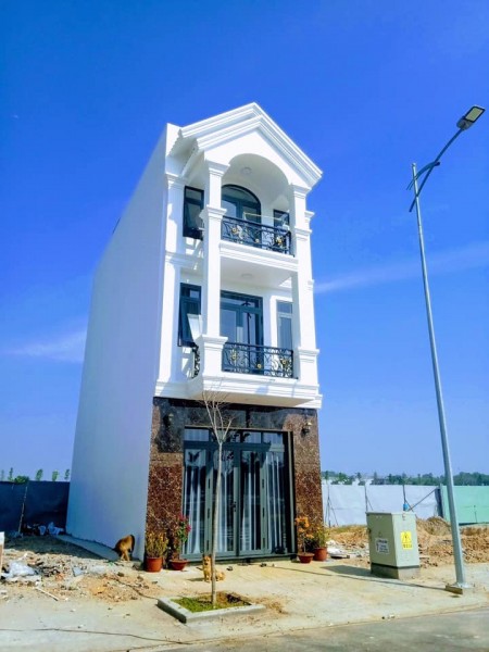 Cần bán nhà mặt tiền liền kề ở Phú Chánh, Tân Uyên, Bình Dương, giá chỉ hơn 2 tỷ