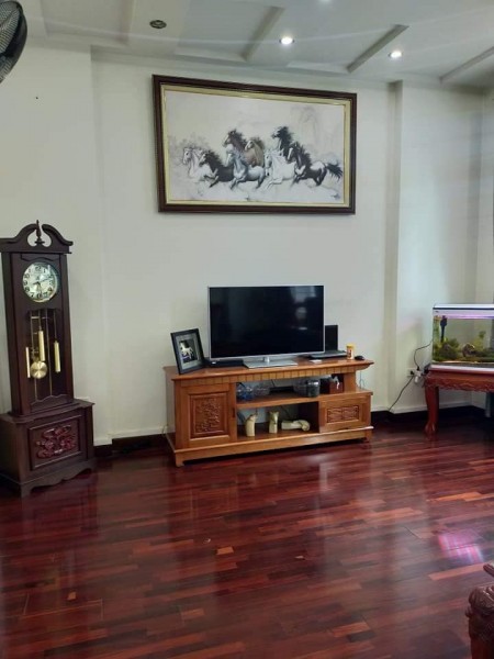 Bán nhà ngõ 135 Nguyễn Văn Cừ, Quận Long Biên, Hà Nội, ô tô vào, sổ đỏ căng đét