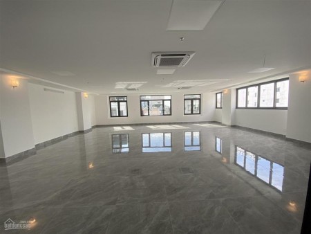 Cho thuê tòa nhà 7 tầng, mặt tiền 12m đường sông sét gần Trương Định diện tích 60m2 x7 tầng, mt 12m