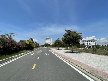 Bán đất biển đối diện dãy 45 resort 5 sao Bãi Dài, Cam Ranh. Gía chỉ 17tr/m2. LH: 0932763710