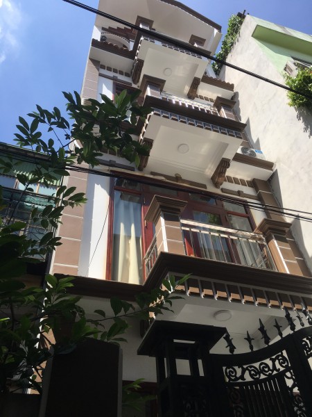 Bán nhà Phạm Văn Đồng, nhà mới đẹp lung linh, diện tích 34m2, giá 4.85 tỷ