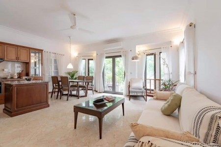 Bán tòa nhà căn hộ 10 tầng DT 180m2 phố Đặng Thai Mai giá 81 tỷ. LH 0912442669