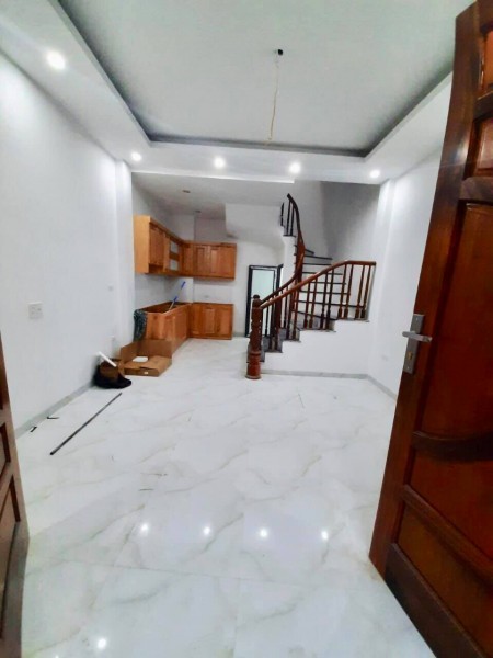 Nóng bỏng tay,nhà ở mát ngay sang trọng, hiện đại dt 40m2, 5 tầng, giá 2.5 tỷ