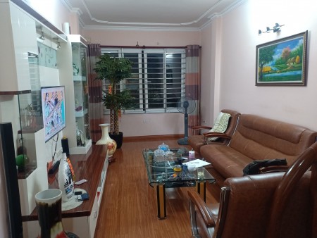 Cần bán gấp phố Thanh Nhàn, dtst 30m2, 4 tầng 3 phòng ngủ, gần phố giá 2.65 tỷ