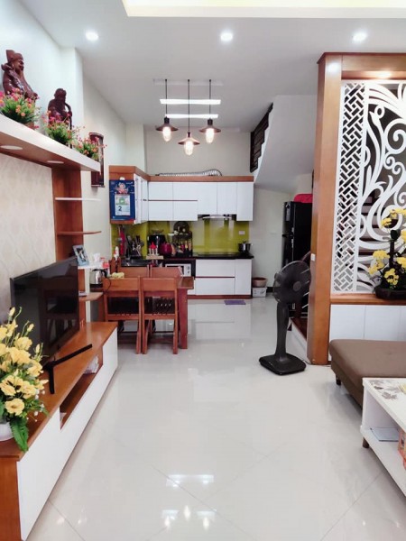Bán nhà Minh Khai lô góc gần phố ở ngay, liên hệ 0915902029, sổ sẵn chính chủ