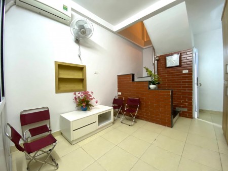 Bán nhà Xã Đàn 2, cách ô tô vài bước chân. đúc 5 tầng giá bán chỉ 2.1 tỷ