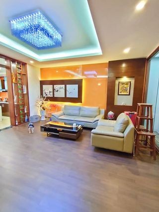 Bán nhà Thái Thịnh khu phân lô trung tâm kinh doanh sầm uất đúc 5 tầng, giá 8.4 tỷ