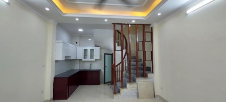 Kim Ngưu sân rộng trước nhà, ôtô đỗ cửa, diện tích 56m2, giá bán nhanh 5.4 tỷ