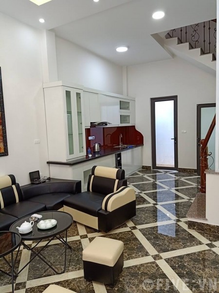 Bán gấp nhà Trịnh Công Sơn Tây Hồ, 40m2*4T, 10M ra Phố đi bộ, mặt tiền rộng, giá chỉ 4,1 tỷ