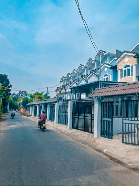 Nhà mới xây kế bên khu du lịch Đại Nam, sổ hồng riêng bao sang tên, lhcc