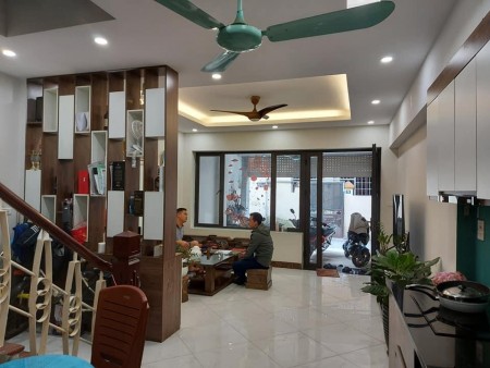Nhà đẹp lô góc Cổ Linh-Long Biên,62m x 4 tầng, 2 thoáng, ôtô vào nhà