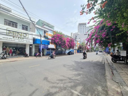 Bán nhà mặt tiền đường Lý Thánh Tôn, p. Lộc Thọ, tp. Nha Trang ngang 12m.