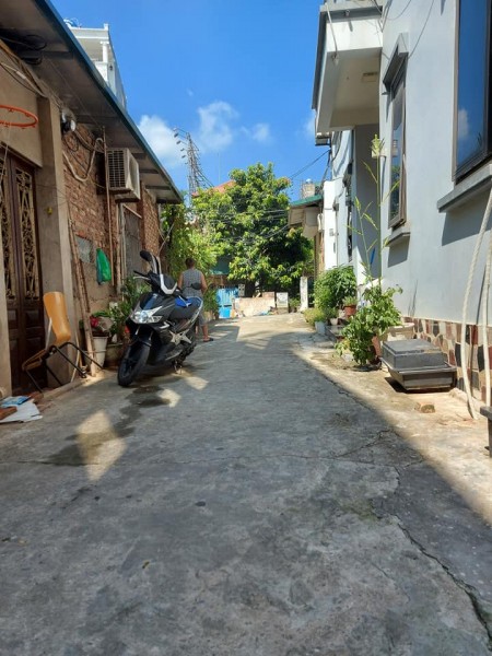 Bán nhanh nhà phố quá hiếm Ngô Gia Tự dt 42m2 ô tô đỗ cửa, giá chỉ nhỉnh 3 tỷ
