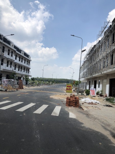Chính chủ bán 125m2full thổ cư, thị xã Tân Uyên, sổ hông riêng, làm việc nhanh