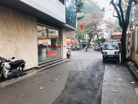 Lương Đình Của diện tích 30m2 4 tầng mt 3,3m giá 3,6 tỷ, ngõ thông oto kinh doanh đỉnh