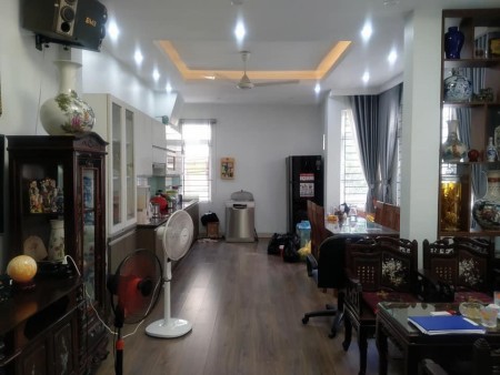 Bán nhà lô góc 2 mặt toáng, ngõ ô tô tránh, kinh doanh sắp mặt dt 60m2 giá 5.7 tỷ