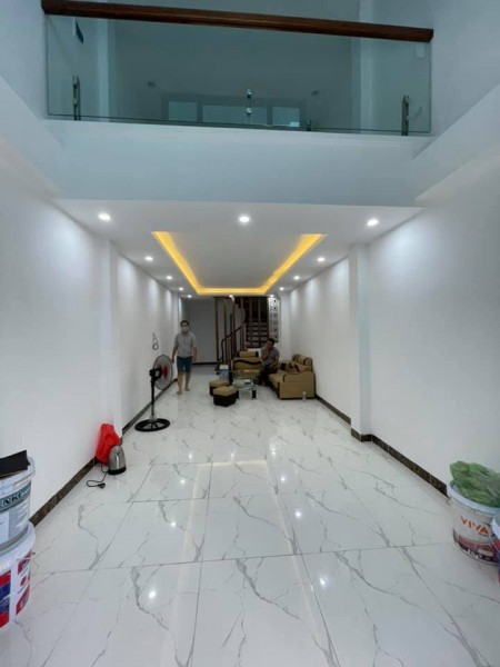 Bán nhà phố Nguyễn Công Trứ, dt 38m2, 6 tầng, ô tô đỗ cửa vào nhà, nhỉnh 7 tỷ