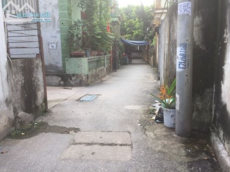 Bán đất khu dân cư đông diện tích 105m2, tại Tình Quang đường 4m, giá 2.7 tỷ, lhcc