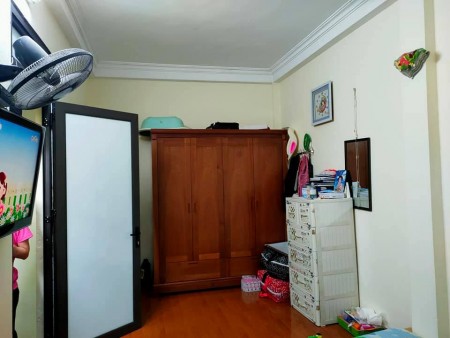 Bán nhà Tân Mai siêu đẹp gần ô tô tránh, dt 37m2, 4 tầng đúc, giá bán 2.3 tỷ