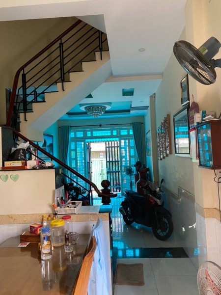 Nhà nguyên căn 4 tầng đẹp, hxh, dt 67m chiều ngang 4m đẹp, giá 6.4 tỷ, phường 8, Gò Vấp, lhcc