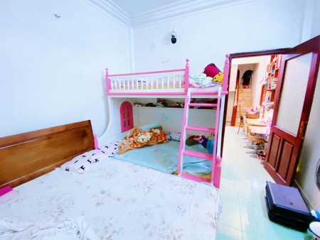 Bán nhà Tôn Đức Thắng 2 thoáng nhà đẹp ở ngay, 40m ra phố, dt 33m2, 4 tầng chỉ 3.05 tỷ